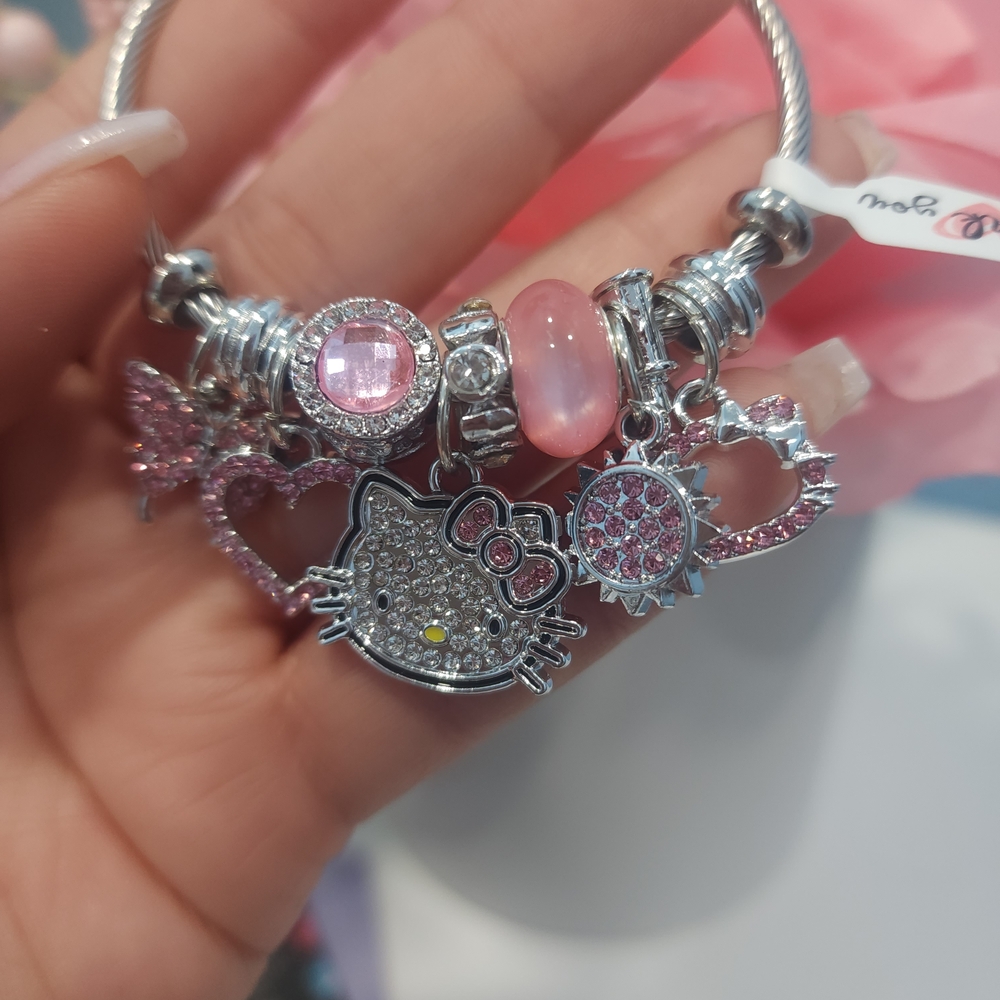 HELLO KITTY Charm Bracelet✨️